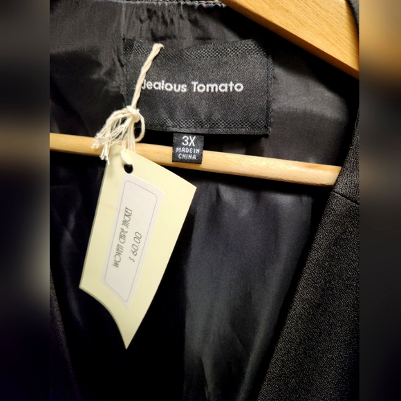 Plus Size Jealous Tomato Lined Cape with Faux Front Pockets -Limited quantities. - Picture 9 of 13